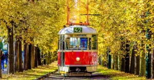 Rute Perjalanan Terbaik di Eropa: Menjelajahi Kota-Kota Bersejarah dan Alam yang Menakjubkan
Rute Paris dan Seluruh Prancis
Rute Eropa Timur: Praha ke Budapest
Rute Skandinavia: Oslo hingga Stockholm
Rute Mediterania: Barcelona ke Roma
