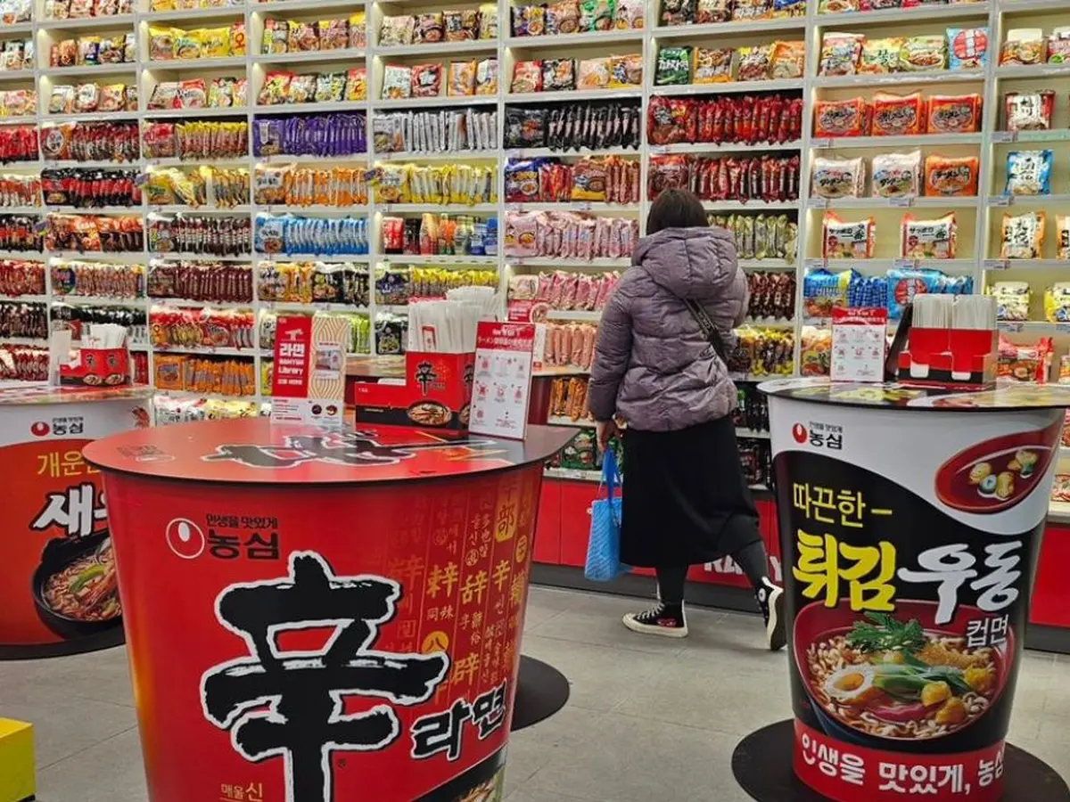 minimarket-korea-selatan-tempat-mi-instan-dan-influencer-berkolaborasi-menciptakan-tren-makanan