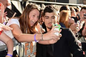 zayn-malik-berbagi-momen-spesial-dengan-fans-video-terbaru-dan-kegiatan-terkini