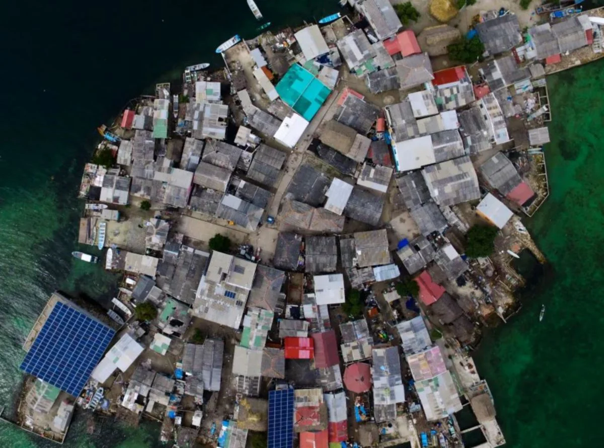 pulau-kolombia-tradisi-dan-ketenangan-di-balik-kepadatan-penduduk