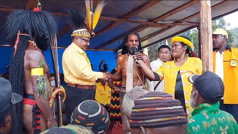 ritual-penobatan-kepala-suku-tradisi-kepemimpinan-dalam-masyarakat-papua