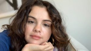 Kecantikan dan Kesehatan Mental: Cara Selena Gomez Mendorong Pembicaraan Terbuka