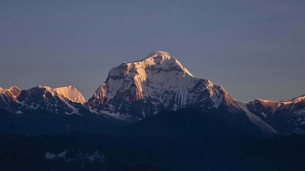 dhaulagiri-memakan-korban-lima-pendaki-rusia-hilang-dan-ditemukan-tewas-dalam-pendakian
