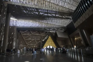 kunjungan-perdana-museum-mesir-agung-luncurkan-uji-coba-setelah-bertahun-tahun-ditunggu