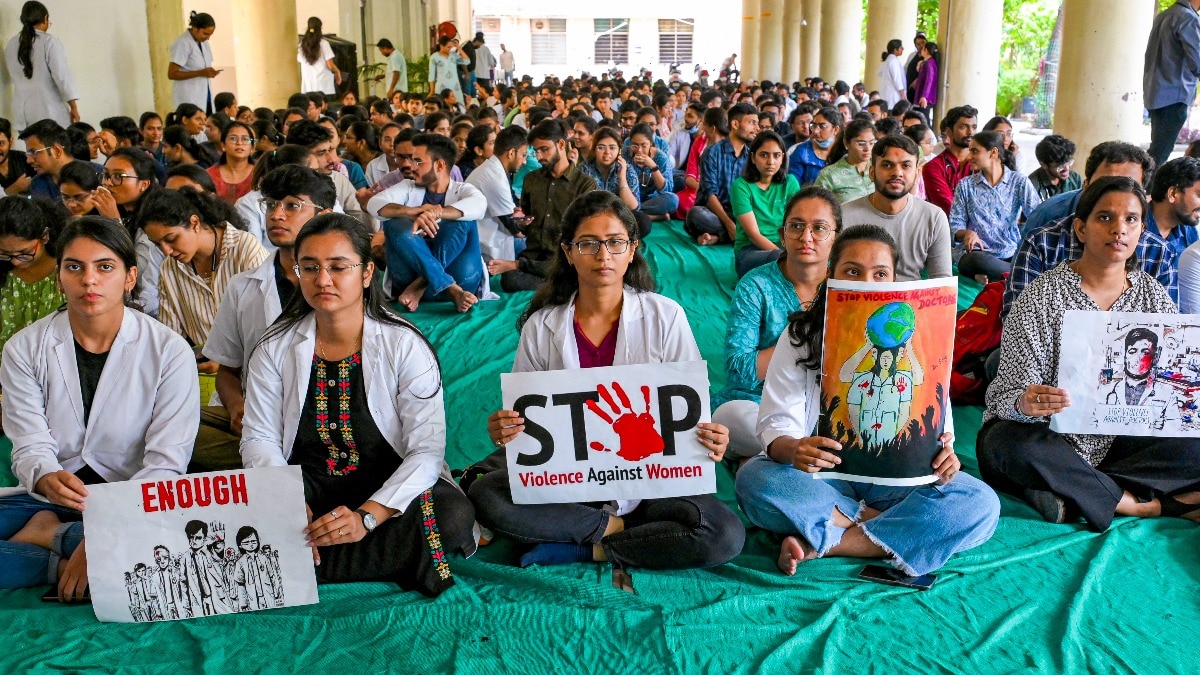 india-bergejolak-kasus-pemerkosaan-dan-pembunuhan-dokter-magang-membawa-pelaku-ke-pengadilan