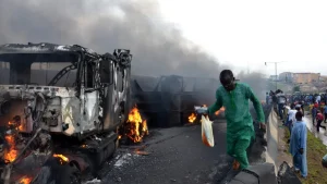 nigeria-berduka-105-korban-jiwa-akibat-ledakan-truk-tangki-bahan-bakar