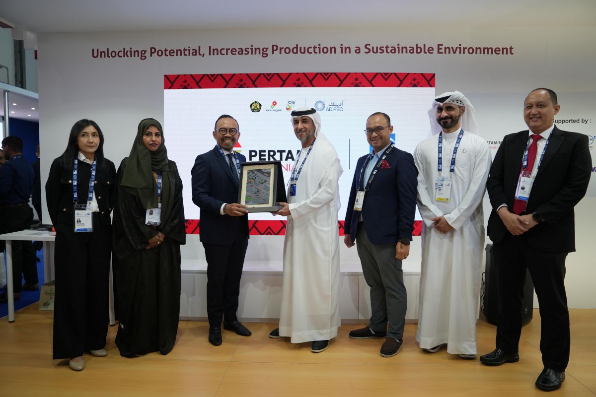 pertamina-tampilkan-inovasi-energi-berkelanjutan-di-abu-dhabi-mendorong-investasi-dan-kerja-sama-global