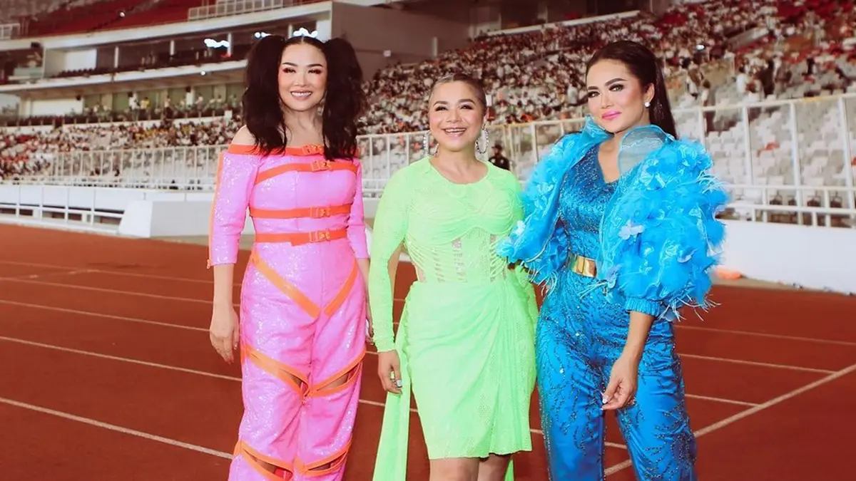krisdayanti-titi-dj-dan-ruth-sahanaya-rayakan-19-tahun-karier-di-konser-super-diva