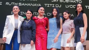 krisdayanti-titi-dj-dan-ruth-sahanaya-rayakan-19-tahun-karier-di-konser-super-diva