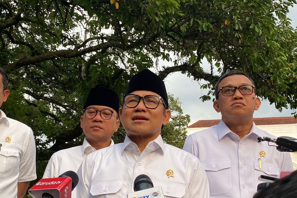 cak-imin-berjanji-cari-solusi-untuk-siswa-sd-medan-yang-duduk-di-lantai-karena-belum-bayar-spp
