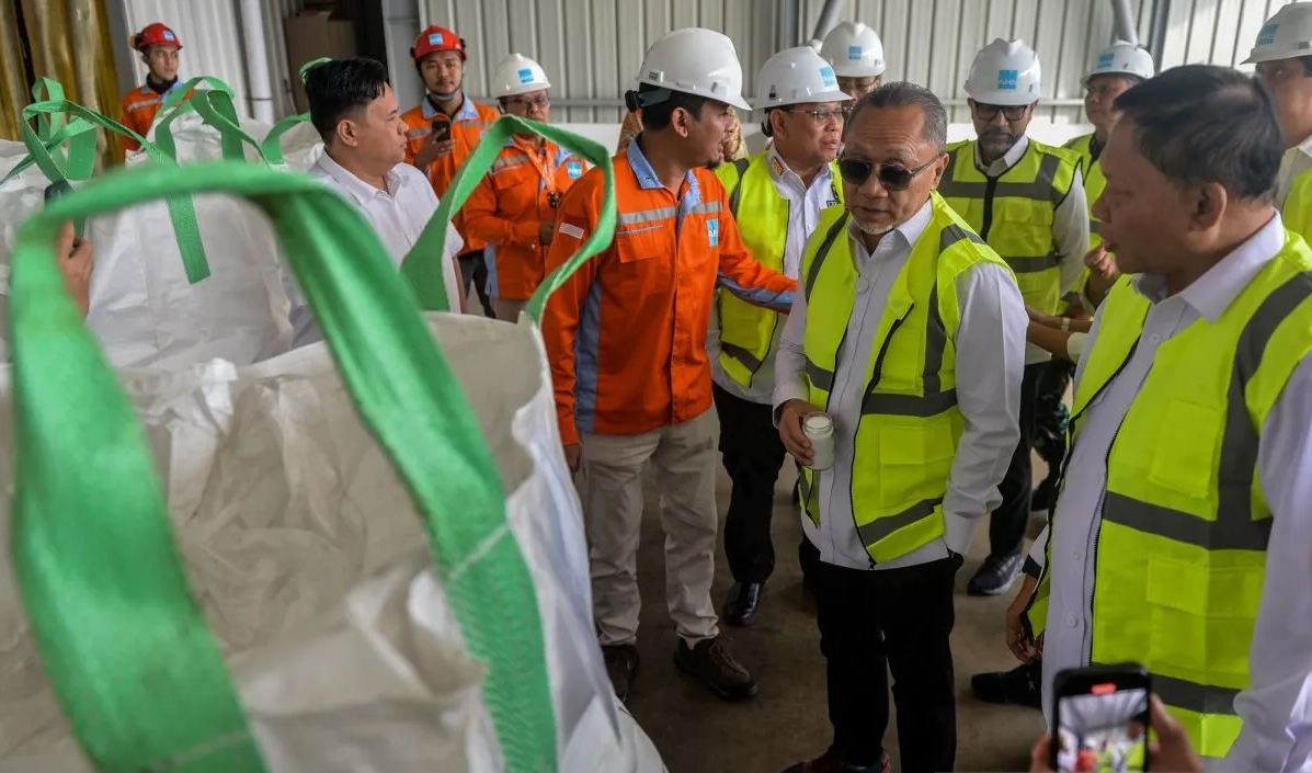 menko-zulhas-kunjungi-pabrik-garam-di-serang-optimistis-penuhi-kebutuhan-garam-dalam-negeri