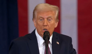 trump-terapkan-kebijakan-kontroversial-hanya-dua-jenis-kelamin-yang-diaku-ariana-grande-dan-garbage-protes