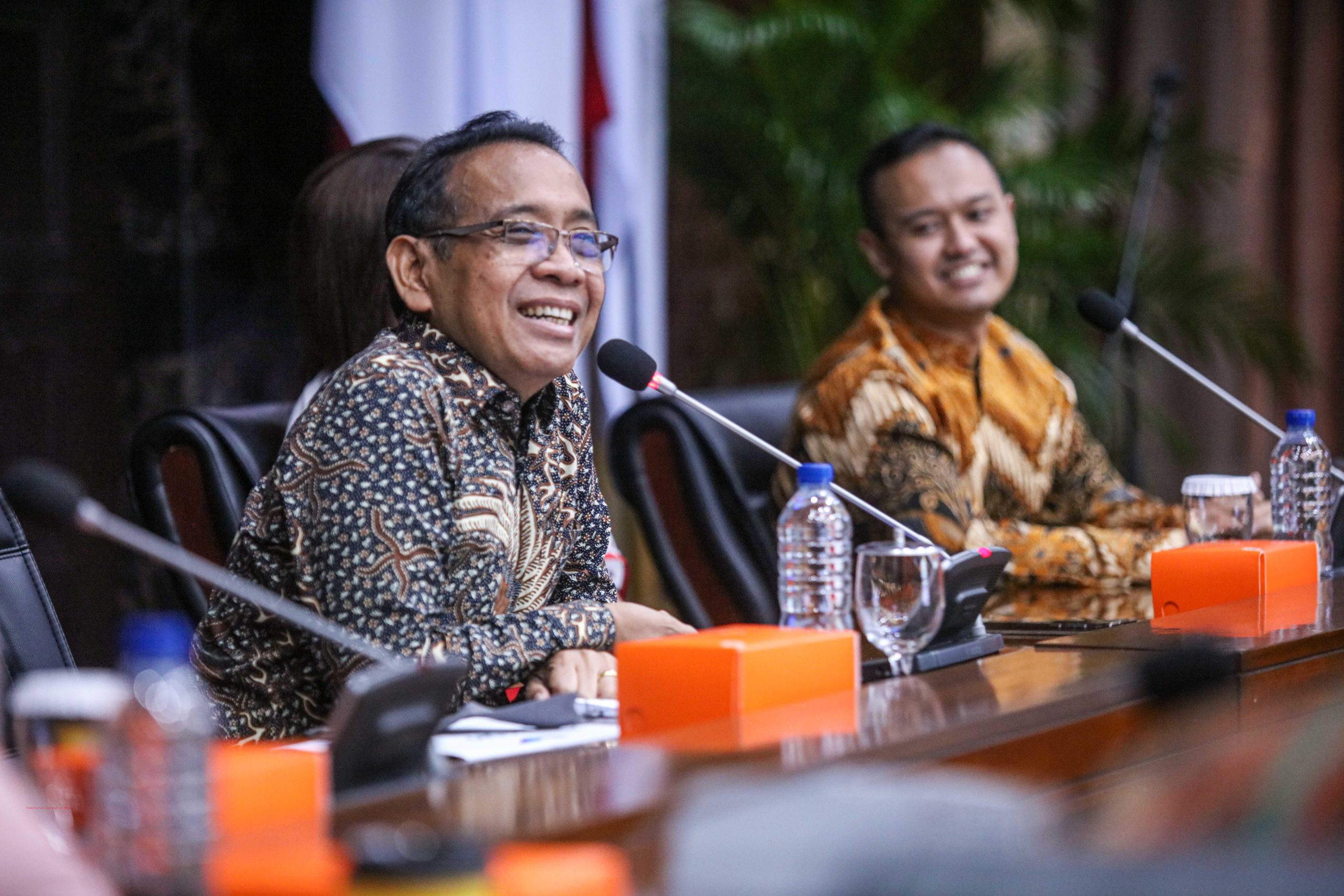mensesneg-siap-dialog-mahasiswa-beri-deadline-3x24-jam-untuk-tuntutan
