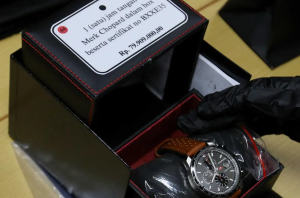 kpk-lelang-barang-mewah-hasil-rampasan-kasus-korupsi-termasuk-tas-hermes-dan-mobil-mewah