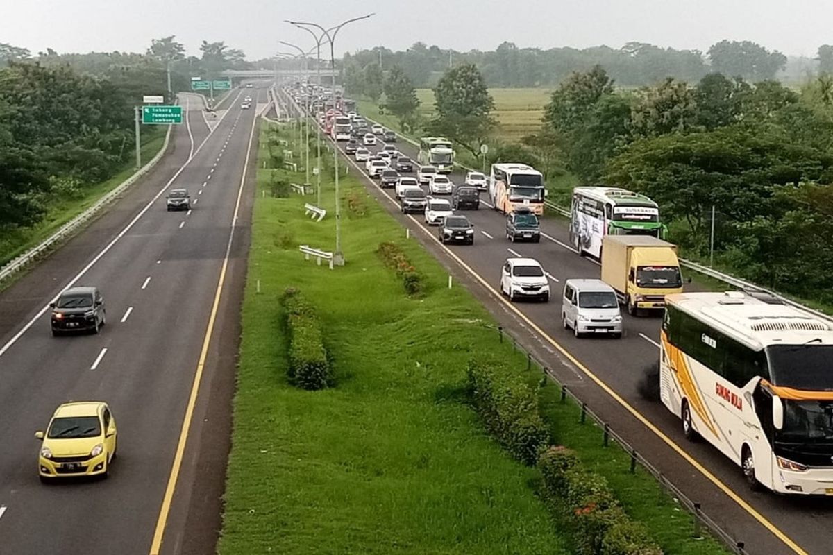 Rekayasa Lalu Lintas Diperpanjang: One Way Diberlakukan dari KM 70 Cikampek hingga KM 414 Kalikangkung