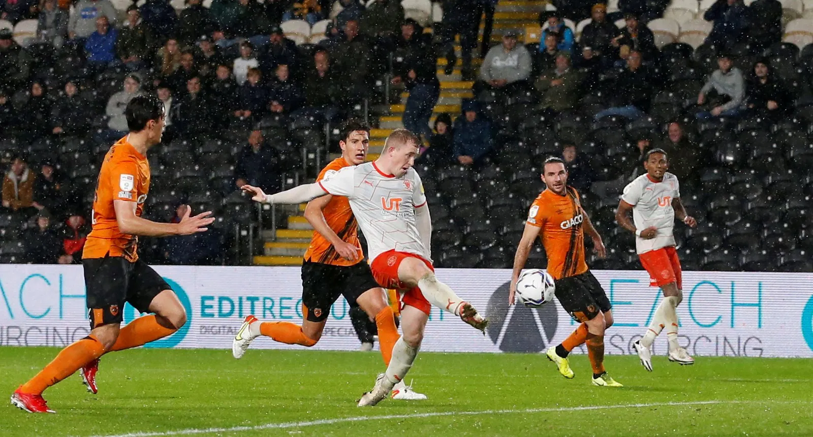 gol-menit-terakhir-joe-rafferty-bawa-rotherham-bungkam-blackpool-dan-pupus-harapan-play-off