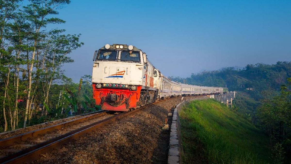 Rekor Baru KAI di Lebaran 2025: 2 Juta Penumpang dan Strategi Layanan Terbaik